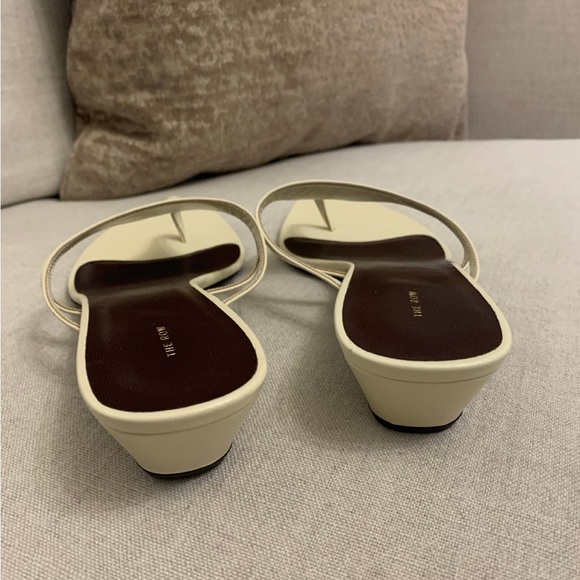 The Row Graphic Thong Kitten Heel in Leather Sandals Size 40 - Picture 9 of 15